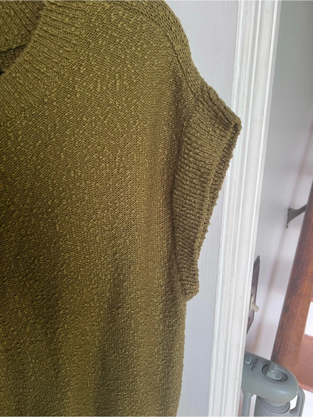 Single Thread Relaxed Knit Women's short Sweater - Olive -Small